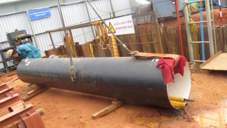Lắp đặt tuyến ống cấp nước bằng phương pháp “khoan kích ngầm”